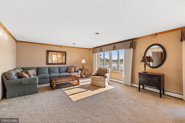 998 Kohlman Court, Maplewood, MN 55109