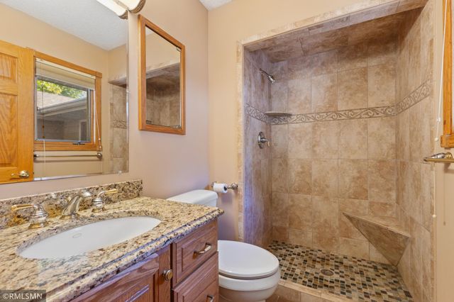 998 Kohlman Court, Maplewood, MN 55109