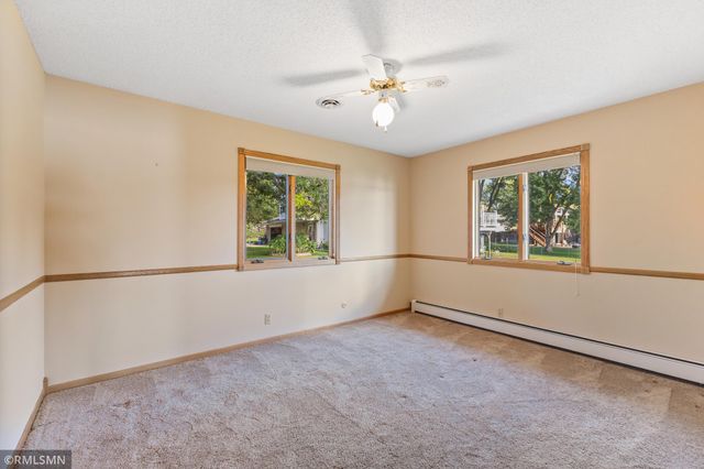 998 Kohlman Court, Maplewood, MN 55109