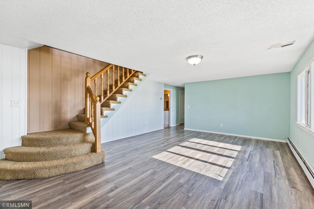 998 Kohlman Court, Maplewood, MN 55109