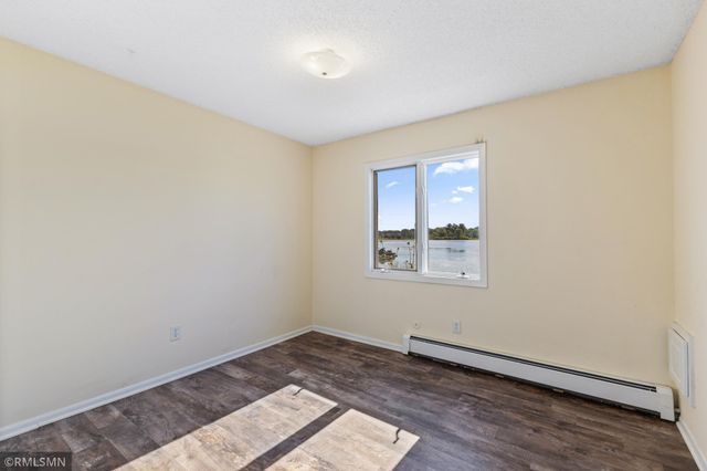 998 Kohlman Court, Maplewood, MN 55109