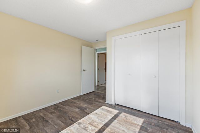 998 Kohlman Court, Maplewood, MN 55109