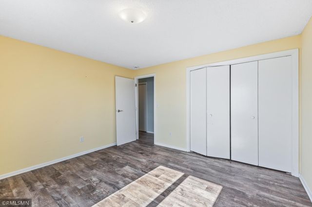 998 Kohlman Court, Maplewood, MN 55109