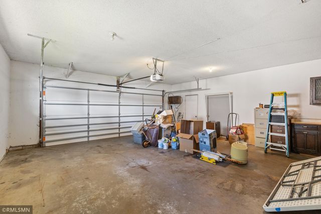 998 Kohlman Court, Maplewood, MN 55109