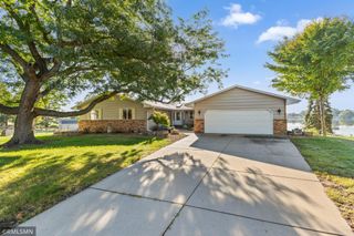 998 Kohlman Court, Maplewood, MN 55109
