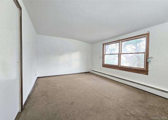 652 Hawkins Road E, Coram, NY 11727