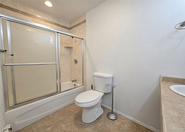 652 Hawkins Road E, Coram, NY 11727