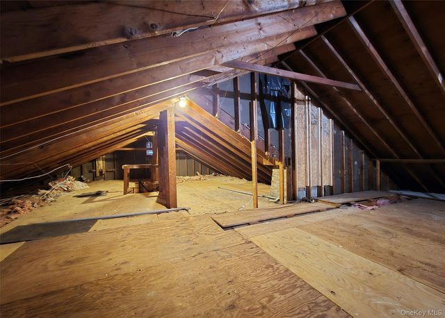 652 Hawkins Road E, Coram, NY 11727