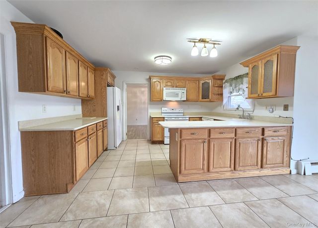 652 Hawkins Road E, Coram, NY 11727