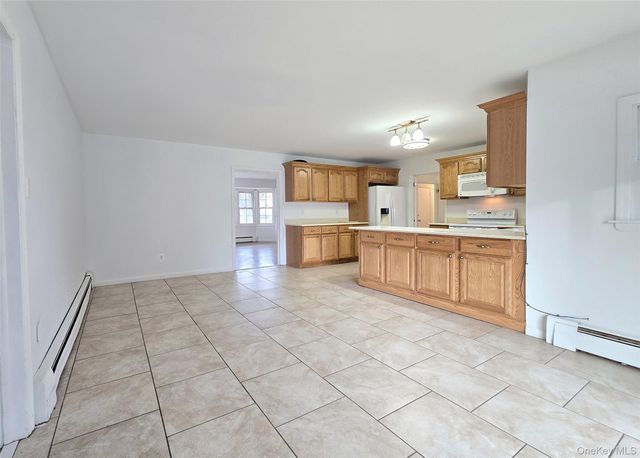 652 Hawkins Road E, Coram, NY 11727