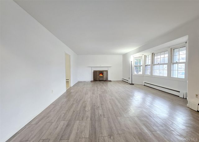 652 Hawkins Road E, Coram, NY 11727