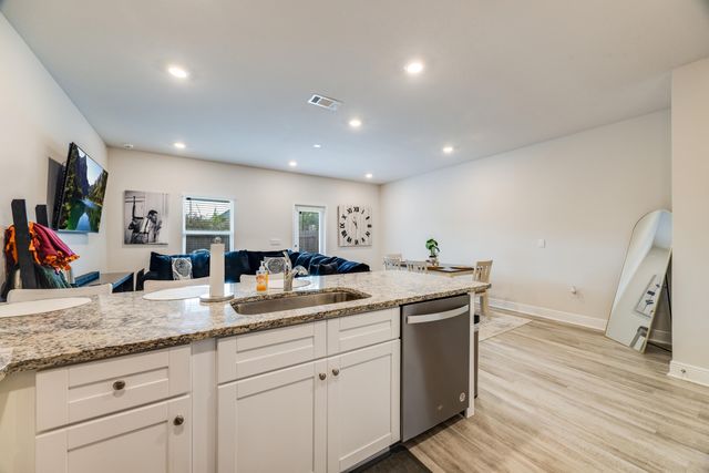 1004 McLaren Circle, Fort Walton Beach, FL 32547
