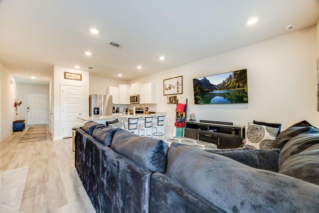 1004 McLaren Circle, Fort Walton Beach, FL 32547