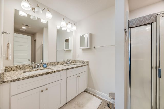 1004 McLaren Circle, Fort Walton Beach, FL 32547