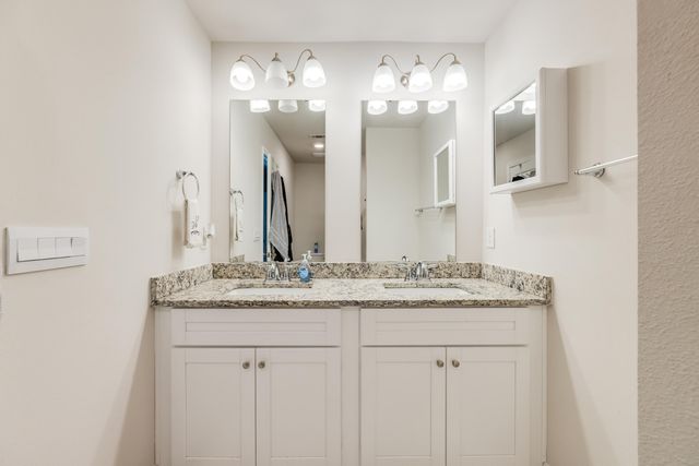 1004 McLaren Circle, Fort Walton Beach, FL 32547