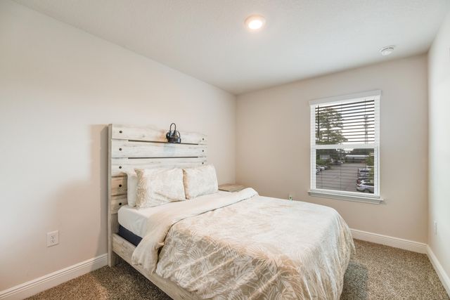1004 McLaren Circle, Fort Walton Beach, FL 32547