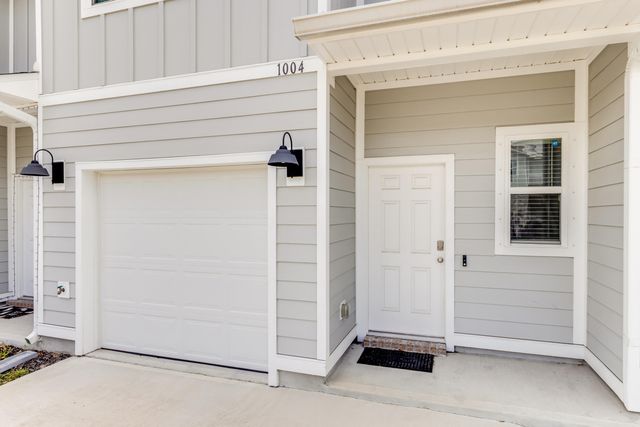 1004 McLaren Circle, Fort Walton Beach, FL 32547