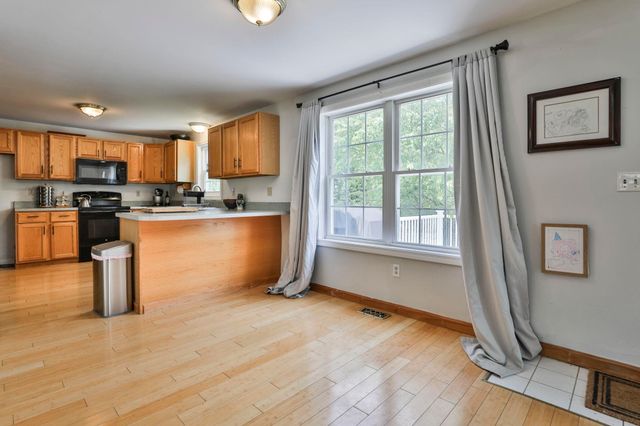 9 Mountain Road, Goffstown, NH 03045