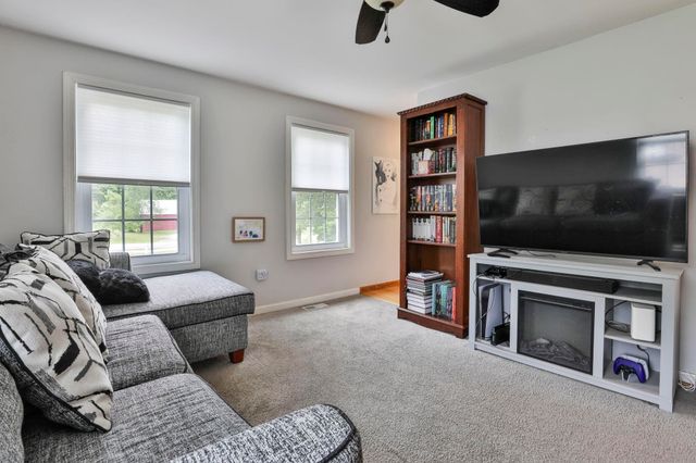 9 Mountain Road, Goffstown, NH 03045