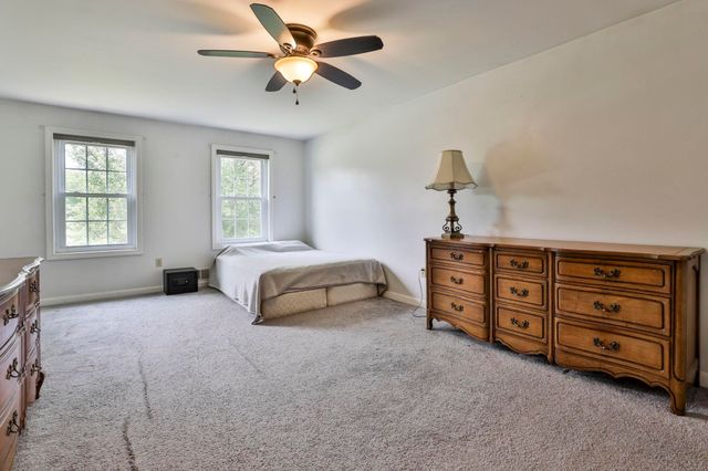 9 Mountain Road, Goffstown, NH 03045