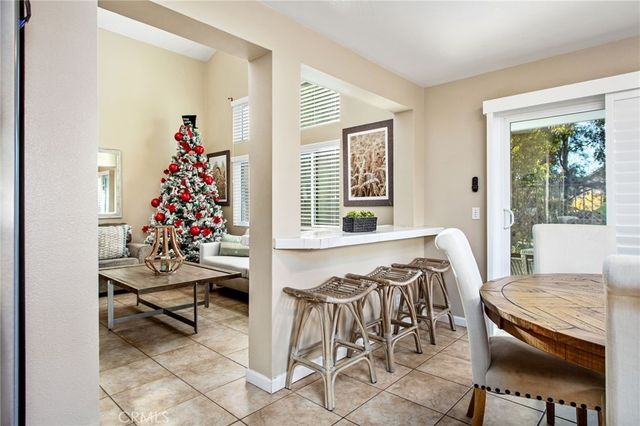 910 Pathfinder Way, Corona, CA 92878