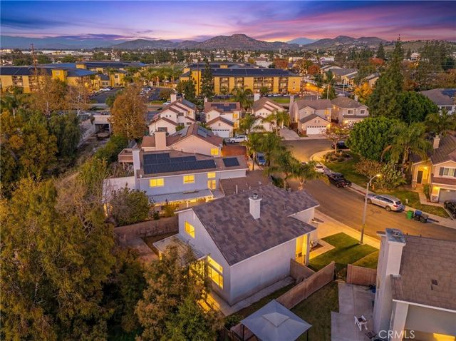 910 Pathfinder Way, Corona, CA 92878