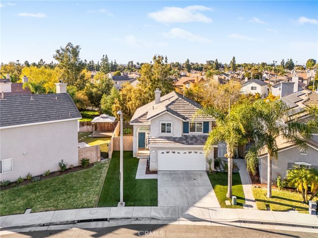 910 Pathfinder Way, Corona, CA 92878