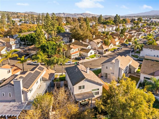 910 Pathfinder Way, Corona, CA 92878