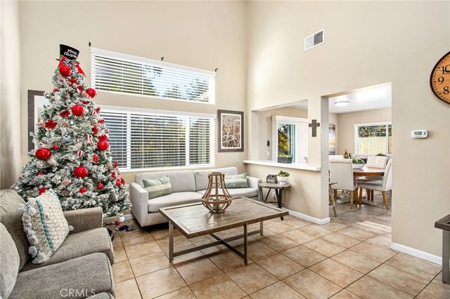 910 Pathfinder Way, Corona, CA 92878