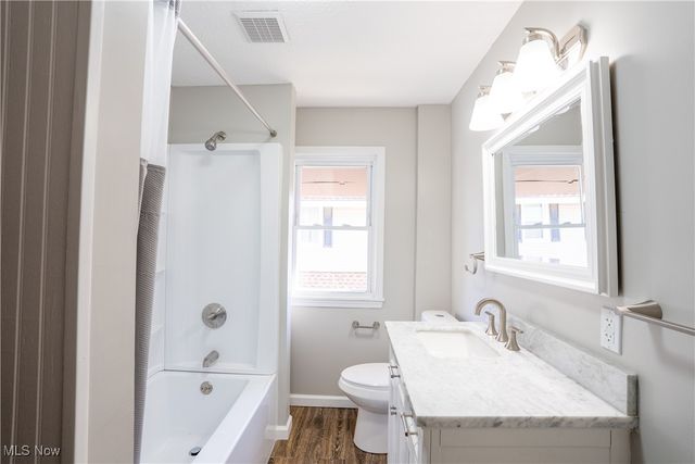 14 E Dartmore Avenue, Akron, OH 44301