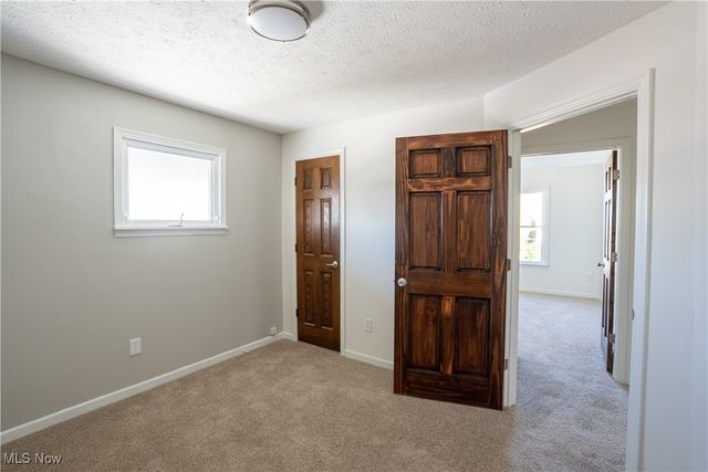 14 E Dartmore Avenue, Akron, OH 44301