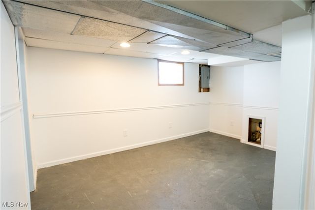 14 E Dartmore Avenue, Akron, OH 44301