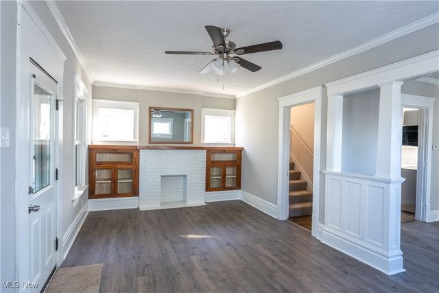 14 E Dartmore Avenue, Akron, OH 44301