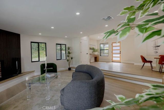 5710 Wilbur, Tarzana, CA 91356