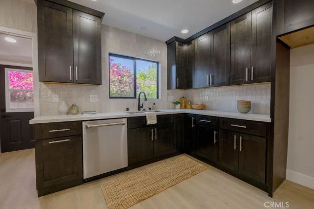 5710 Wilbur, Tarzana, CA 91356