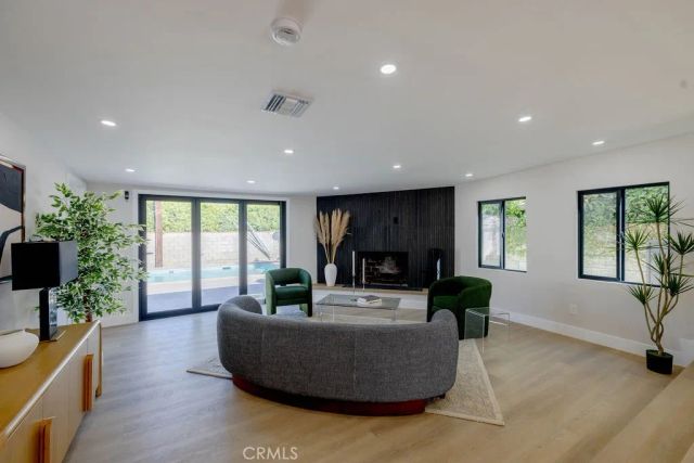 5710 Wilbur, Tarzana, CA 91356