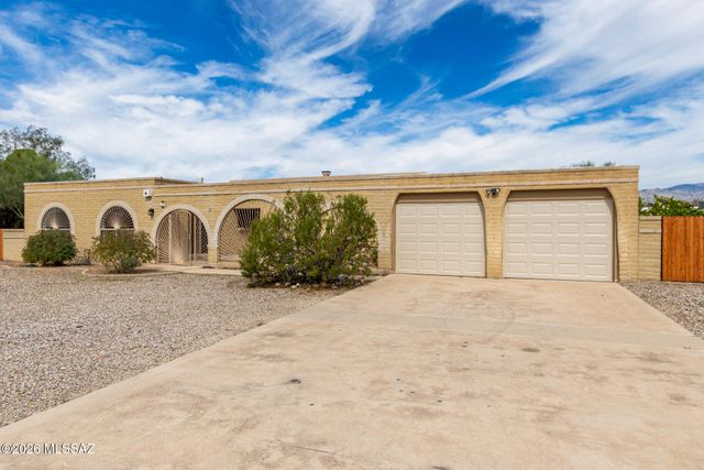 8909 E Palm Tree Drive, Tucson, AZ 85710