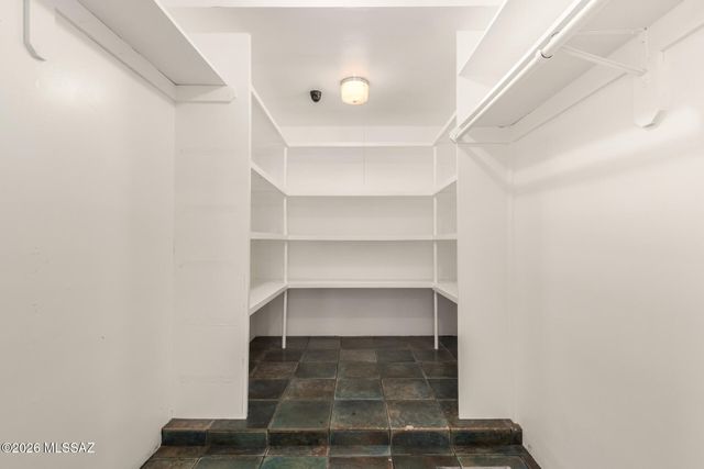 8909 E Palm Tree Drive, Tucson, AZ 85710