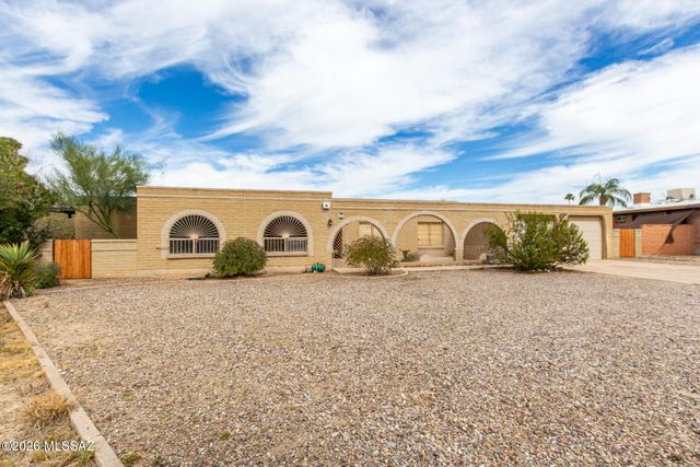 8909 E Palm Tree Drive, Tucson, AZ 85710