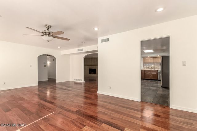 8909 E Palm Tree Drive, Tucson, AZ 85710