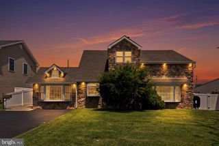 10 GRANITE RD, Levittown, PA 19057
