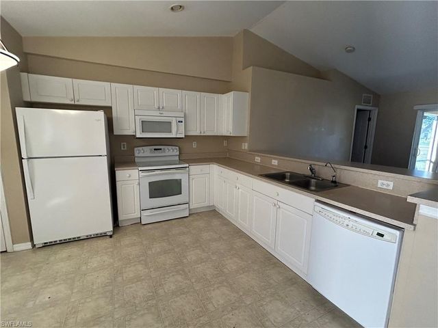 2016 NE 7th PL, Cape Coral, FL 33909