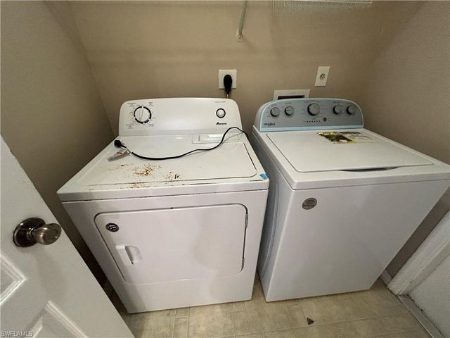 2016 NE 7th PL, Cape Coral, FL 33909