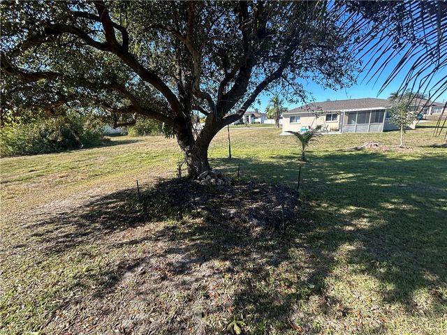 2016 NE 7th PL, Cape Coral, FL 33909