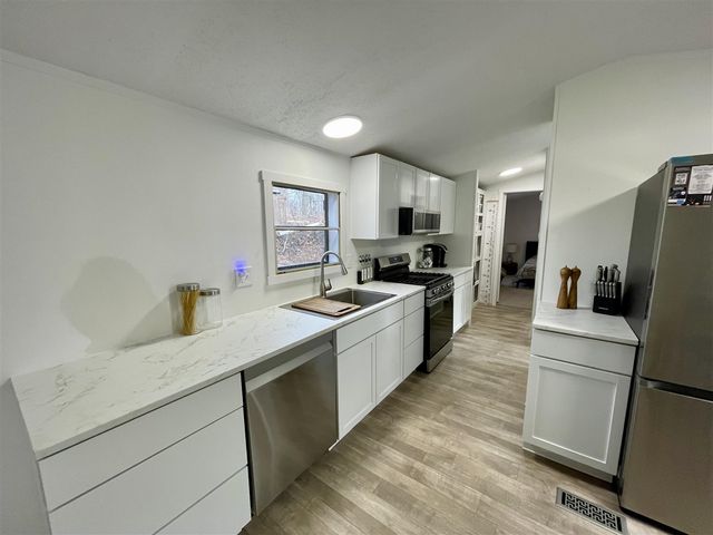 8771 Chain O Lakes Drive, Delton, MI 49046