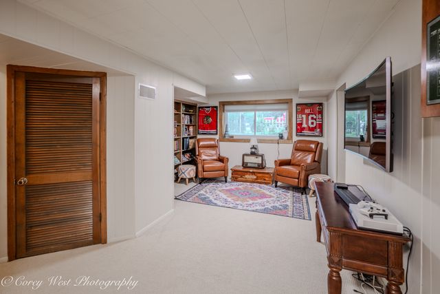 398 W Saint Charles Road, Elmhurst, IL 60126
