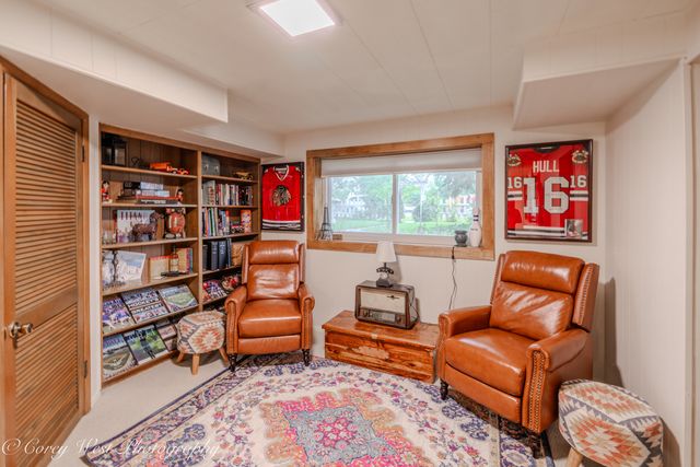 398 W Saint Charles Road, Elmhurst, IL 60126