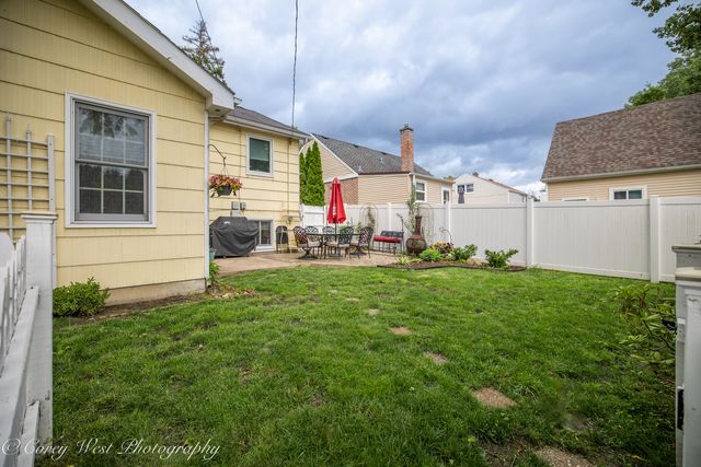 398 W Saint Charles Road, Elmhurst, IL 60126