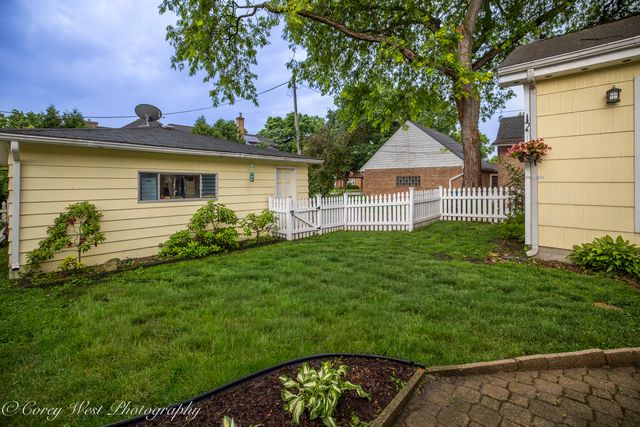 398 W Saint Charles Road, Elmhurst, IL 60126