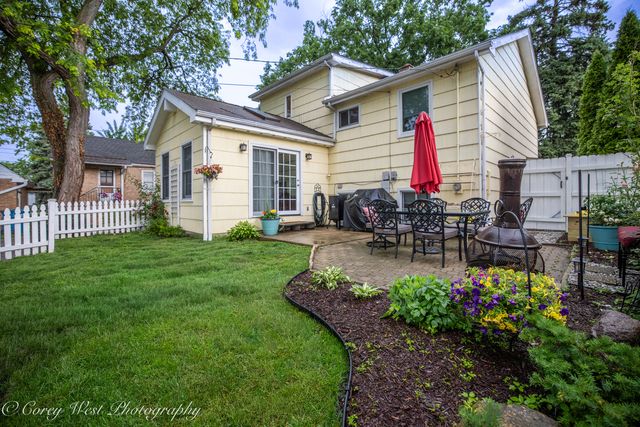 398 W Saint Charles Road, Elmhurst, IL 60126